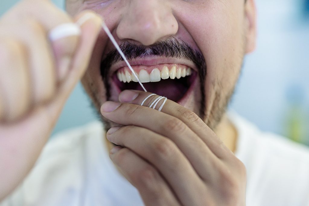Curiosidades sobre el uso del hilo dental